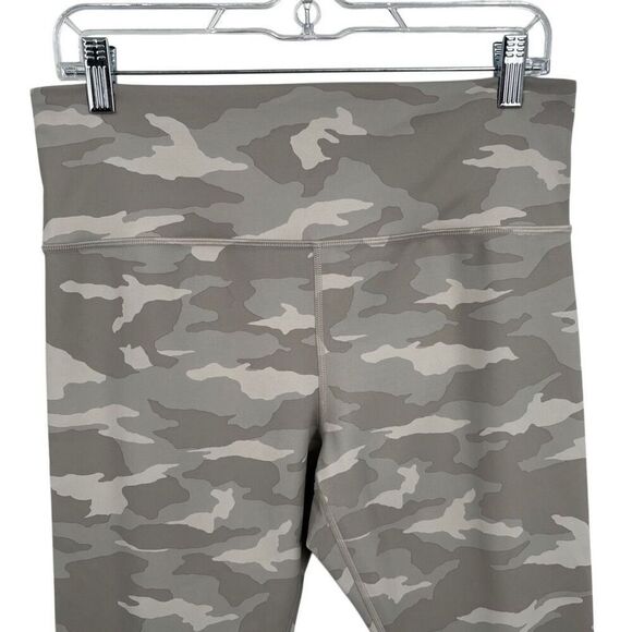 ATHLETA ELATION CAMO 7/8 TIGHT Leggings Taupe Size Large - Picture 3 of 8